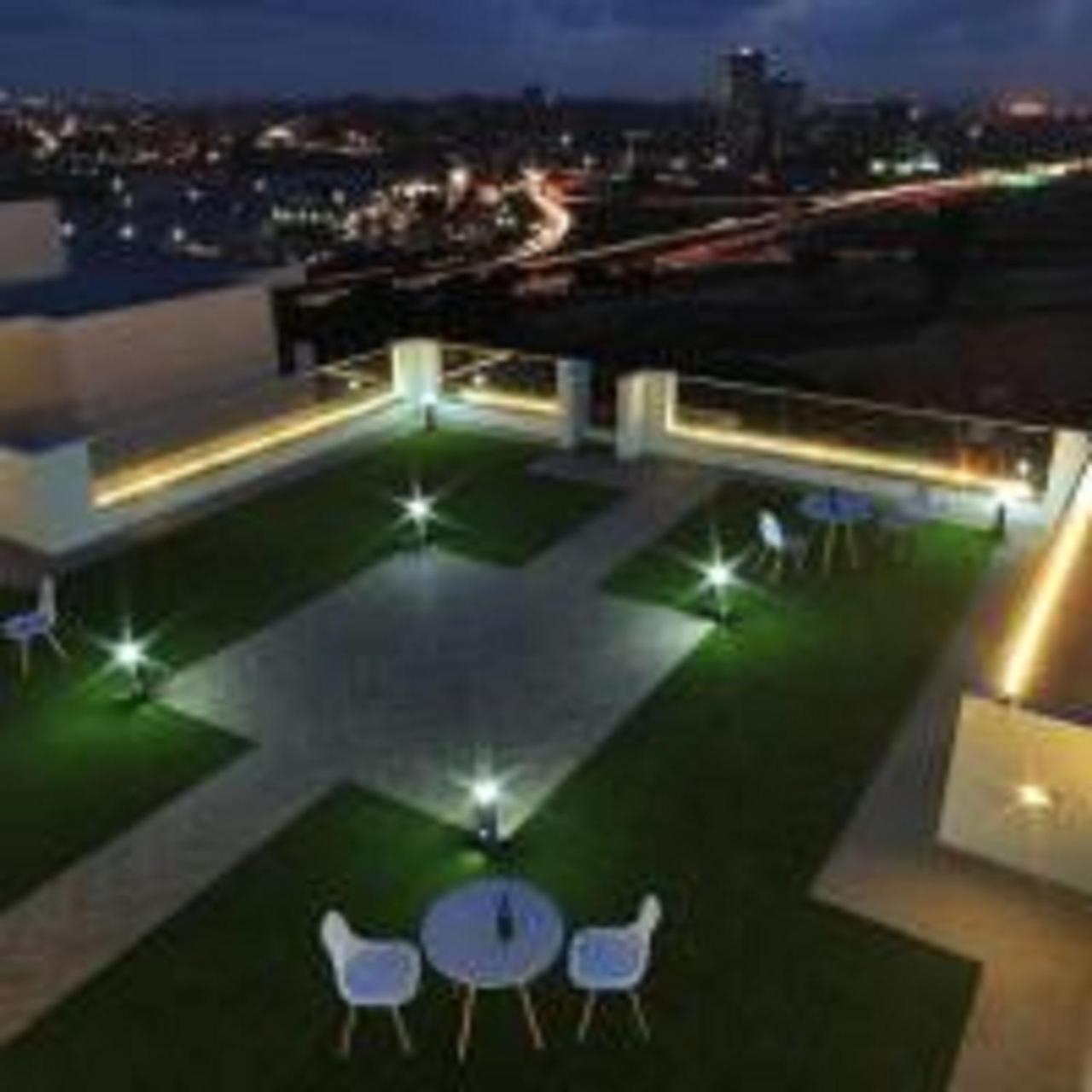 Doc'S Suite Accra Bagian luar foto